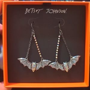 NWT Betsey Johnson hanging bat earrings.